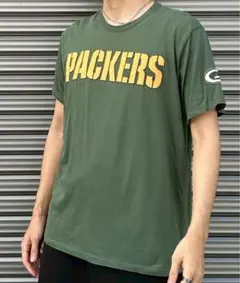 34.Packers Vertical Logo T-shirt