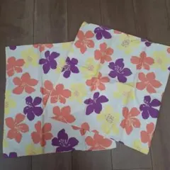 新品未使用品☆カラフル花柄クッションカバー☆2枚セット☆45×45のサムネイル