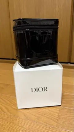 【新品未使用】Dior ノベルティ バニティポーチ ブラック エナメル