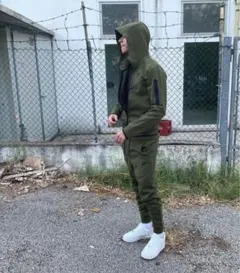 NIKE テックフリース カーキ グリーン S