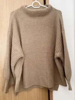 美品イングINGNIハイネックゆったり ニットMサイズドルマンニット