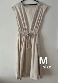 ノースリーブ ワンピース ベージュ Mサイズのサムネイル