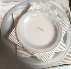 イヴサンローラン 花模様 食器セットのサムネイル