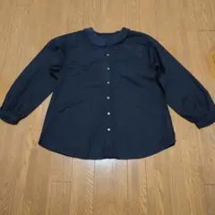 サマンサモスモス　黒い長袖シャツ プリーツ襟