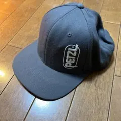 PETZL グレー キャップ フラットビル