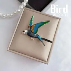 羽ばたき ブローチ 鳥 バード オシャレ ナチュラル 羽 エレガント