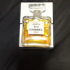 CHANEL 　N°19パルファム　14ml