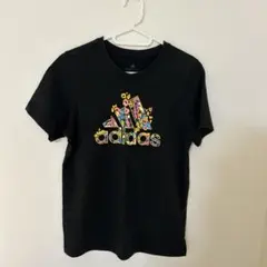 adidas カラフルロゴ ブラック Tシャツ