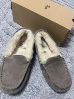 UGG グレー ジュ　モカシン