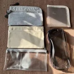 収納ポーチ　トラベルポーチ　コスメポーチ　メッシュポーチ
