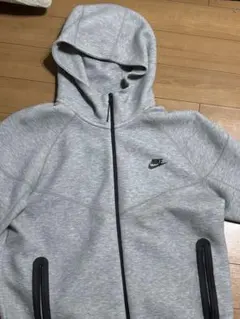 Nike グレー テックフリース