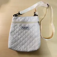 みっちゃん専用　ホワイトキルティング　ショルダーバッグ