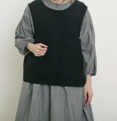 タグ付き未使用 サマンサモスモス クロスリネン 並びボタンベスト ブラック 黒