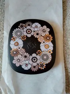 コスメデコルテ クリスマスコフレ 2025 スキンシャドウデザイニングパレット