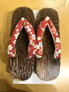 新品　伝統的な和風下駄草履　赤色花柄 24.5cm