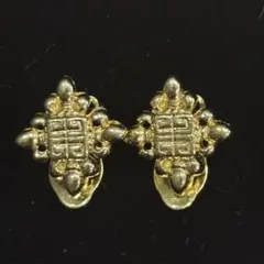 【美品】ジバンシー GIVENCHYイヤリング 4Gロゴ ゴールド ヴィンテージのサムネイル