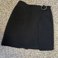 ミニスカート　　黒　ベルト