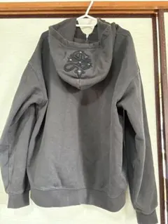ブラック ジップアップパーカー