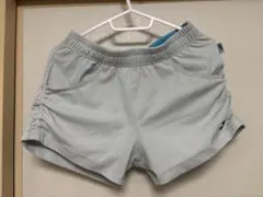 YONEX ライトグレー ショートパンツ 　Ꮇサイズ