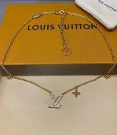 LOUIS VUITTON ロゴネックレス ゴールドメッキ