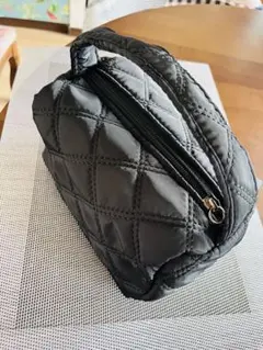 ブラック キルティングポーチ