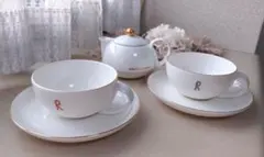 Roberta di Camerinoのカップ&ソーサー2客とミニティーポット