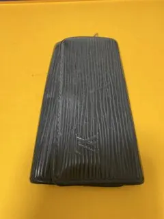 LOUIS VUITTON エピ キーケース 4連 ブラック