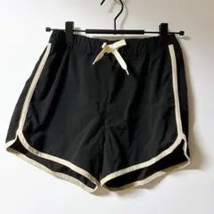 美品　ナイロンショートパンツ　ブラック