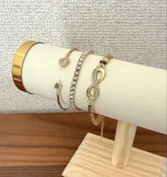 ブレスレット3点セット＋刺繍入り小袋付き