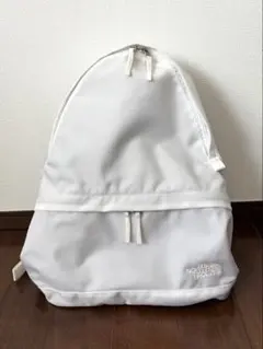 THE NORTH FACE ホワイト リュックのサムネイル