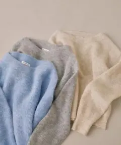 ナチュラルビューティーベーシック　アルパカ混クルーネックニット