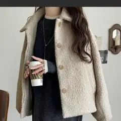 ボリューム感と抜け感の絶妙バランス。コクーン襟付きボアコート