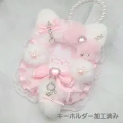 ピンクリボン ふわふわ白猫 硬質カードケース レースデコ B8 縦入れ