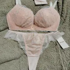チュチュアンナ　育乳ブラ　C75 ピンク 刺繍 ブラジャーセット　Tバック