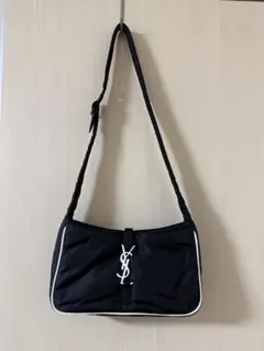 新品未使用YSL ショルダーバッグ ル・サンカセット（Le 5 à 7）