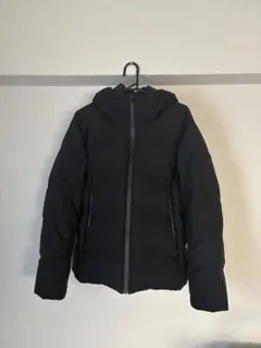 ユニクロ　シームレスダウンパーカー