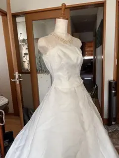 ホワイトウェディングドレス ストラップレス