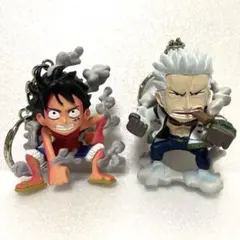 ワンピースフィギュアキーホルダー　モンキー・D・ルフィ、白猟のスモーカー