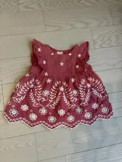 petit main 刺繍入りフリル袖トップス 80