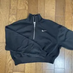 Nike ハーフジップ スウェット 黒　ショート丈