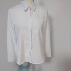 ホワイト ボタンアップシャツ 長袖