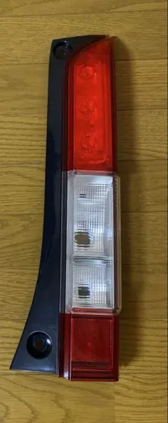 ぽぽぽ さん専用N-VAN 純正テールランプ　左右セット　本体のみ ぽぽぽ さん専用N-VAN 純正テールランプ 左右セット 本体のみ - メルカリ