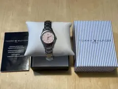 【最終値下げ】美品TOMMY HILFIGER アナログ腕時計 ピンクストライプのサムネイル