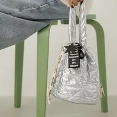 BAYFLOW チャーム付きキルト巾着