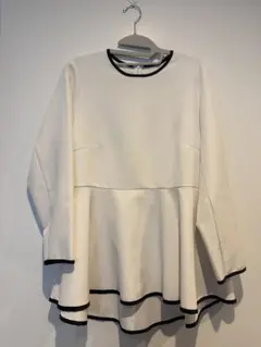 UR'S（ユアーズ） ホワイト パイピングペプラムトップス