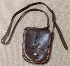 本革　ショルダーバッグ