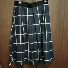 アナトリエ　ひざ丈スカートのサムネイル