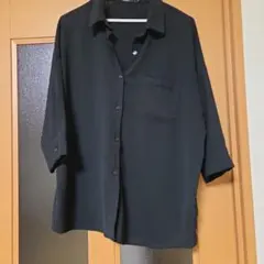 オーバーサイズ 黒 ボタン付きシャツ
