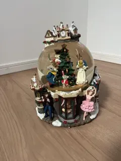 クリスマス スノードーム KIRKLAND クリスマス スノードーム オルゴール付き KIRKLAND Amazon.co.jp