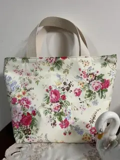 ローラアシュレイ　軽いトートバッグ